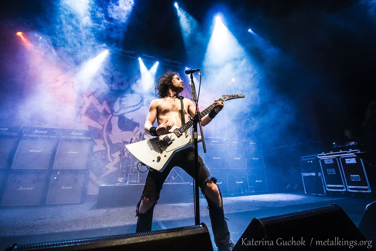 12 - Airbourne