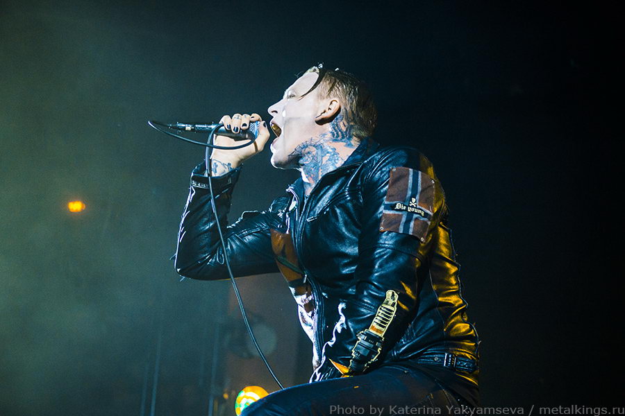 16 - Combichrist