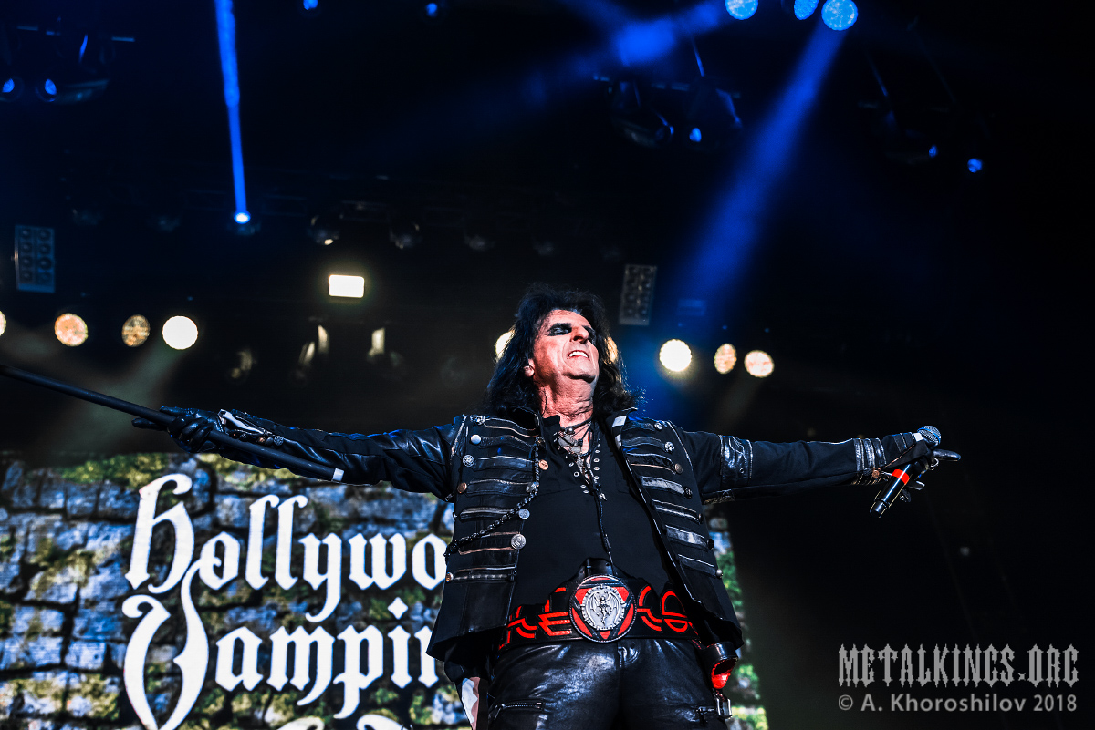 37 - Hollywood Vampires