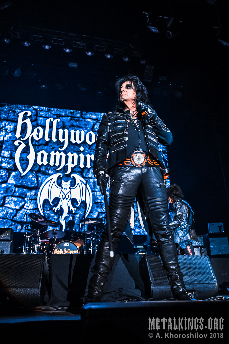 42 - Hollywood Vampires