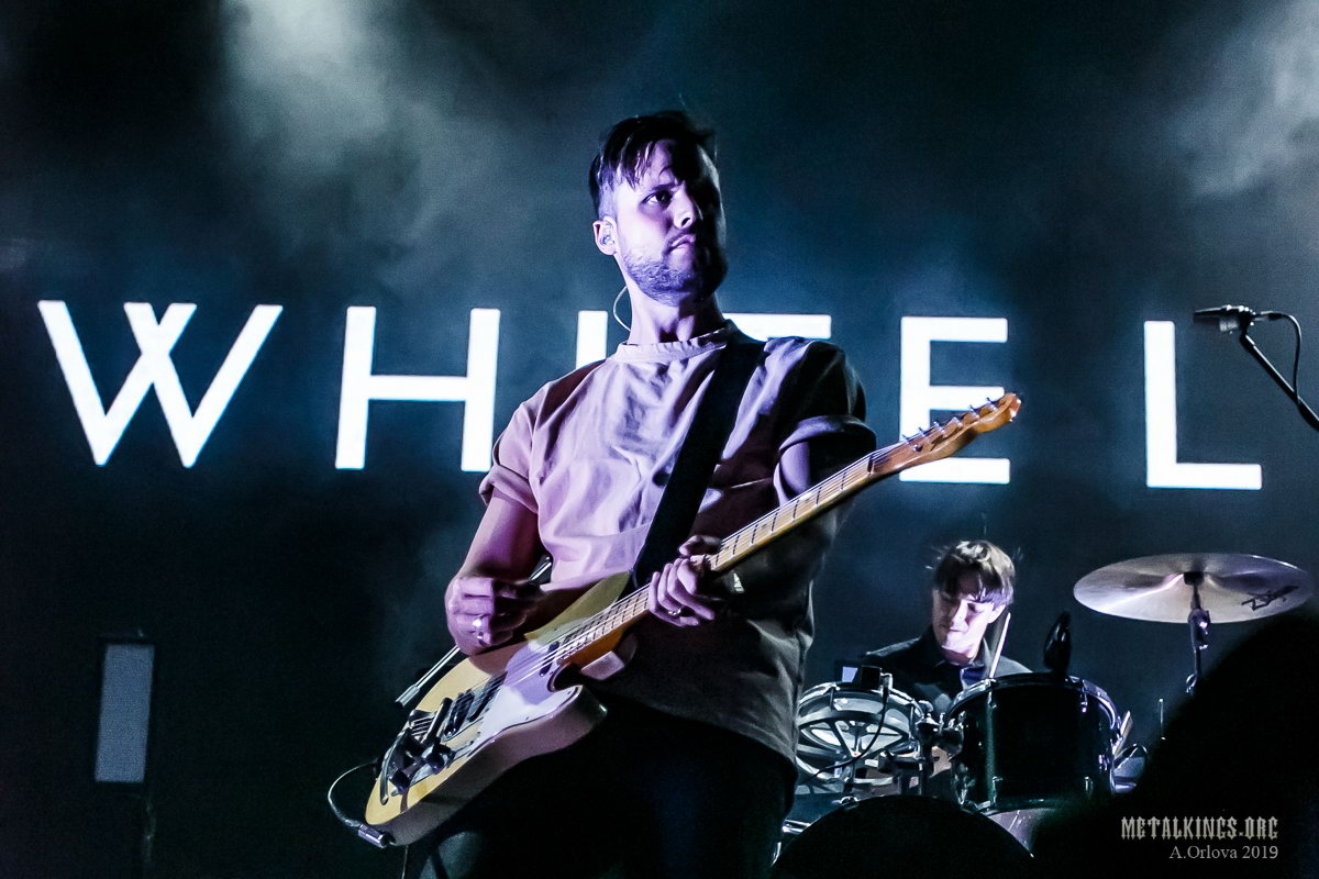 12 - White Lies