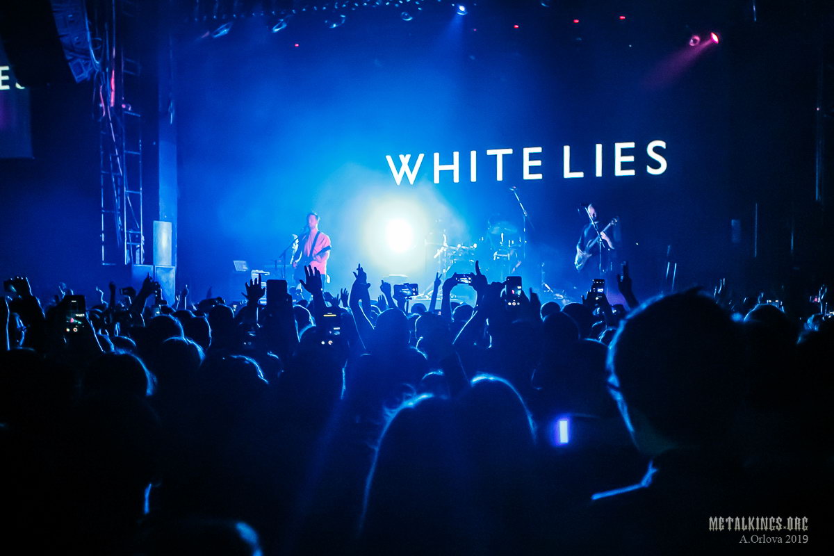 20 - White Lies