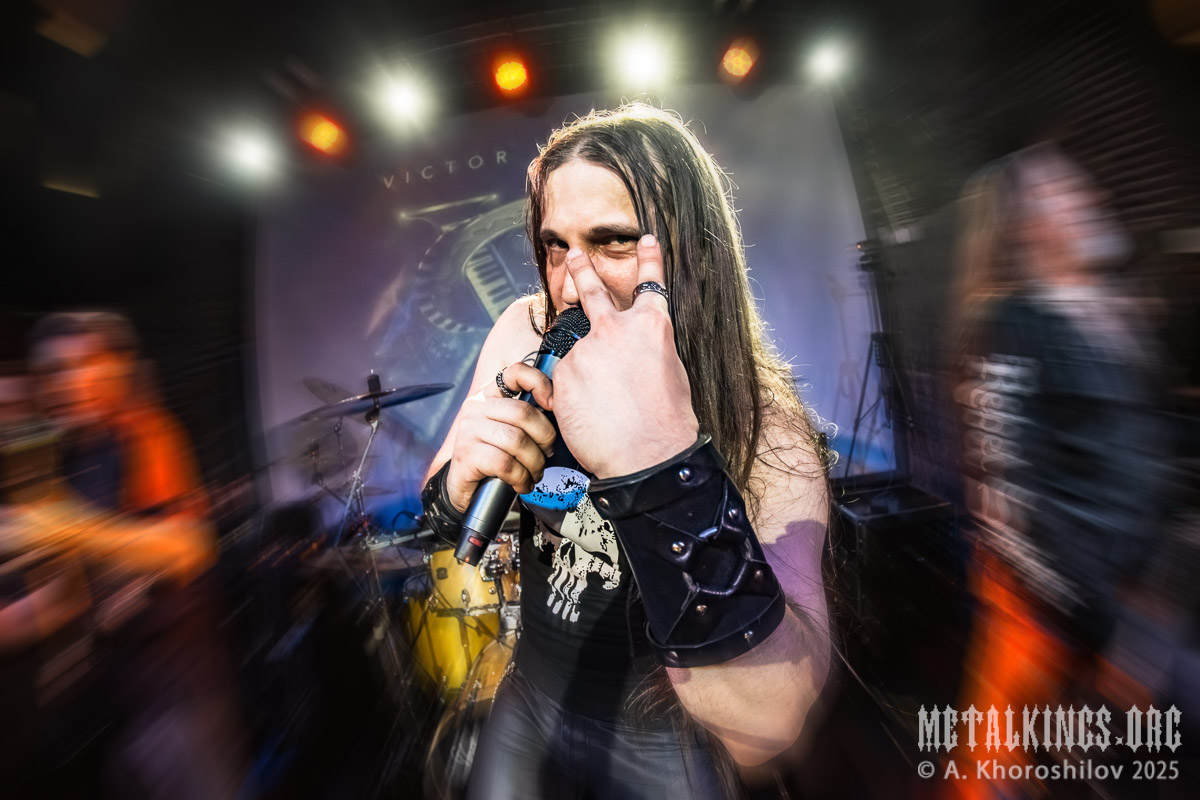 11 - VICTOR SMOLSKI