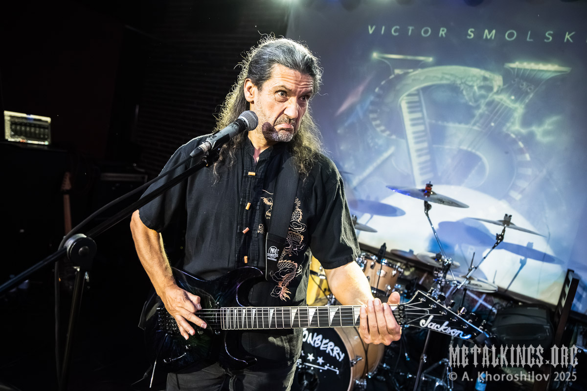 19 - VICTOR SMOLSKI