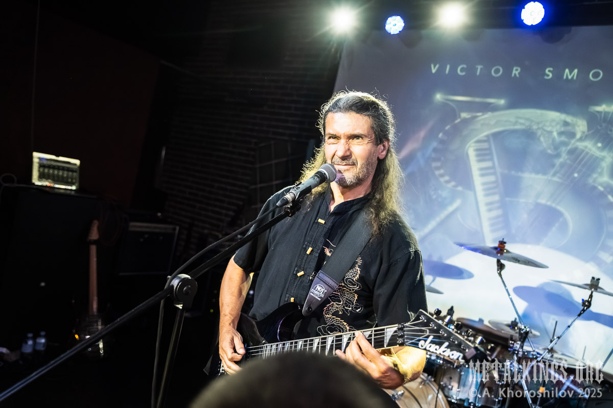 25 - VICTOR SMOLSKI